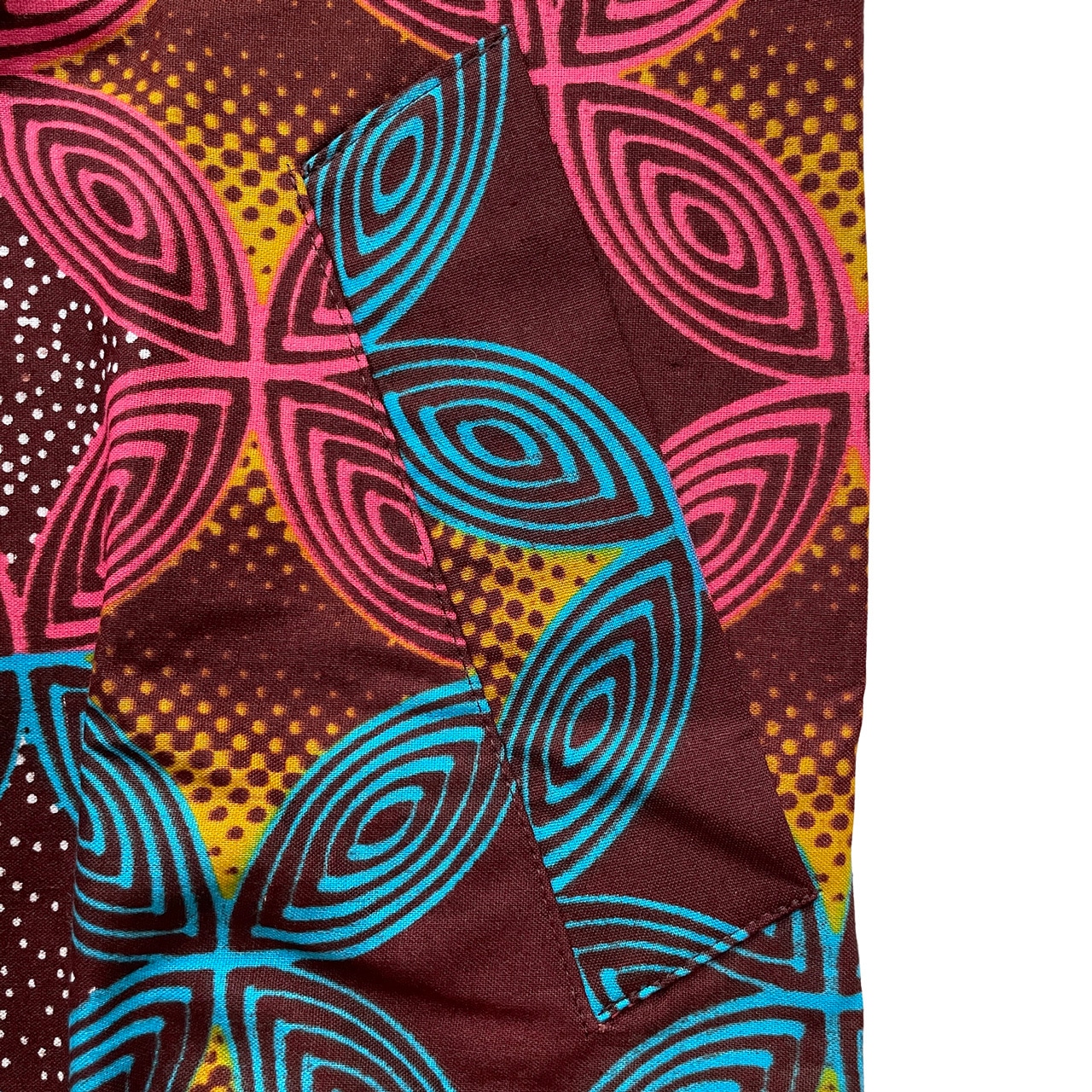 2wayスリーブジレ 幾何学 ピンク （ガーナ産上質ファブリック・日本縫製）｜ アフリカンファブリック アフリカンプリント アフリカンバティック  アフリカ布 パーニュ キテンゲ