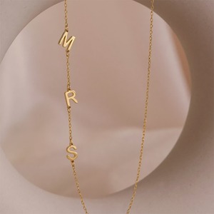 Raoネーム 名入れ サイドレターネックレス
