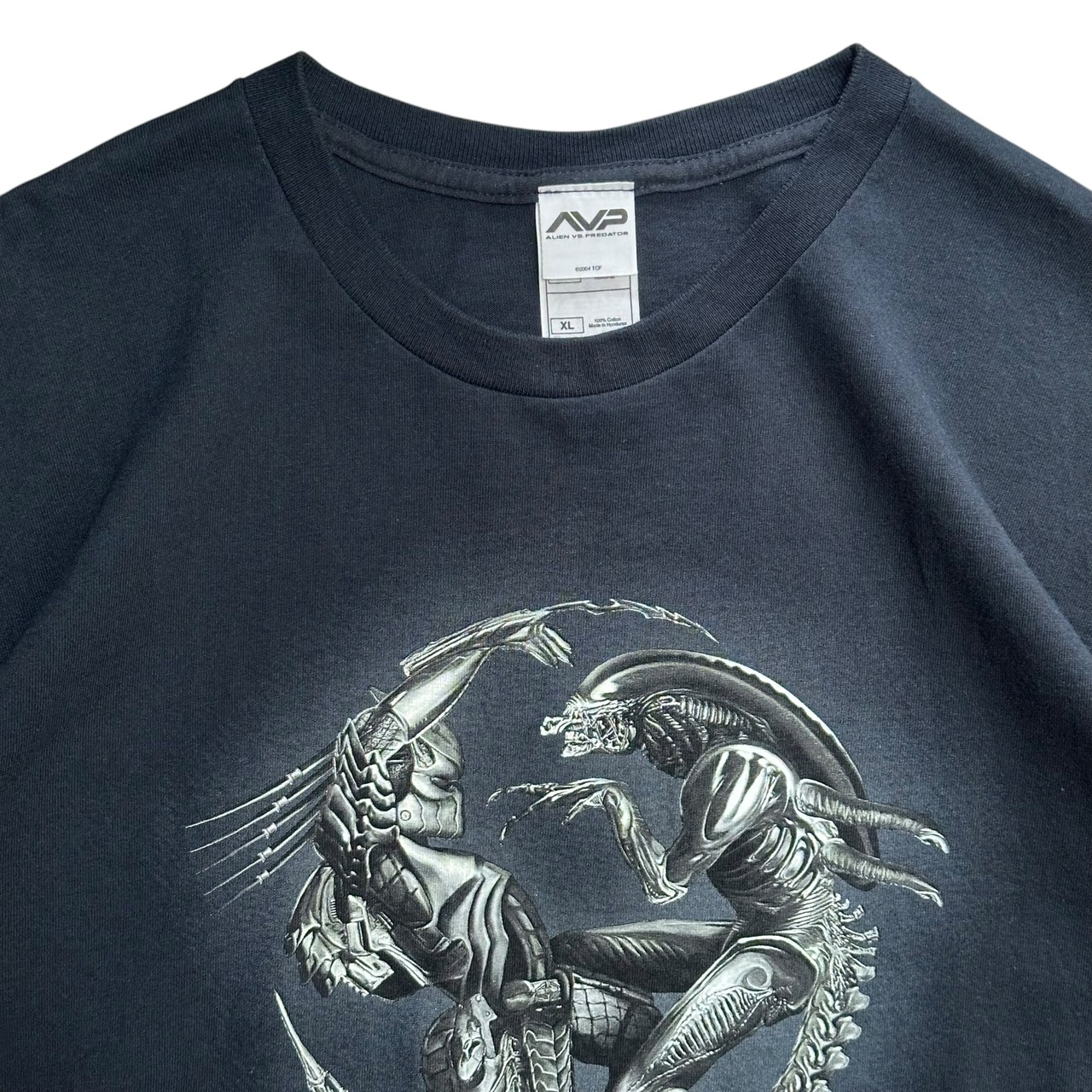 00s ALIEN VS. PREDATOR