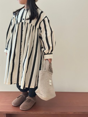 ワンピース 長袖 キッズ シャツワンピ ストライプ 韓国子供服 モノトーン 春 秋 冬 ユニセックス 人気 おすすめ ドレス かわいい ハロウィン 可愛い おしゃれ オシャレ プレゼント 贈り物 ギフト 誕生日 バースデー お出かけ 旅行 90 100 110 120 130 140 1歳 2歳 3歳 4歳 5歳 6歳 7歳 8歳 9歳