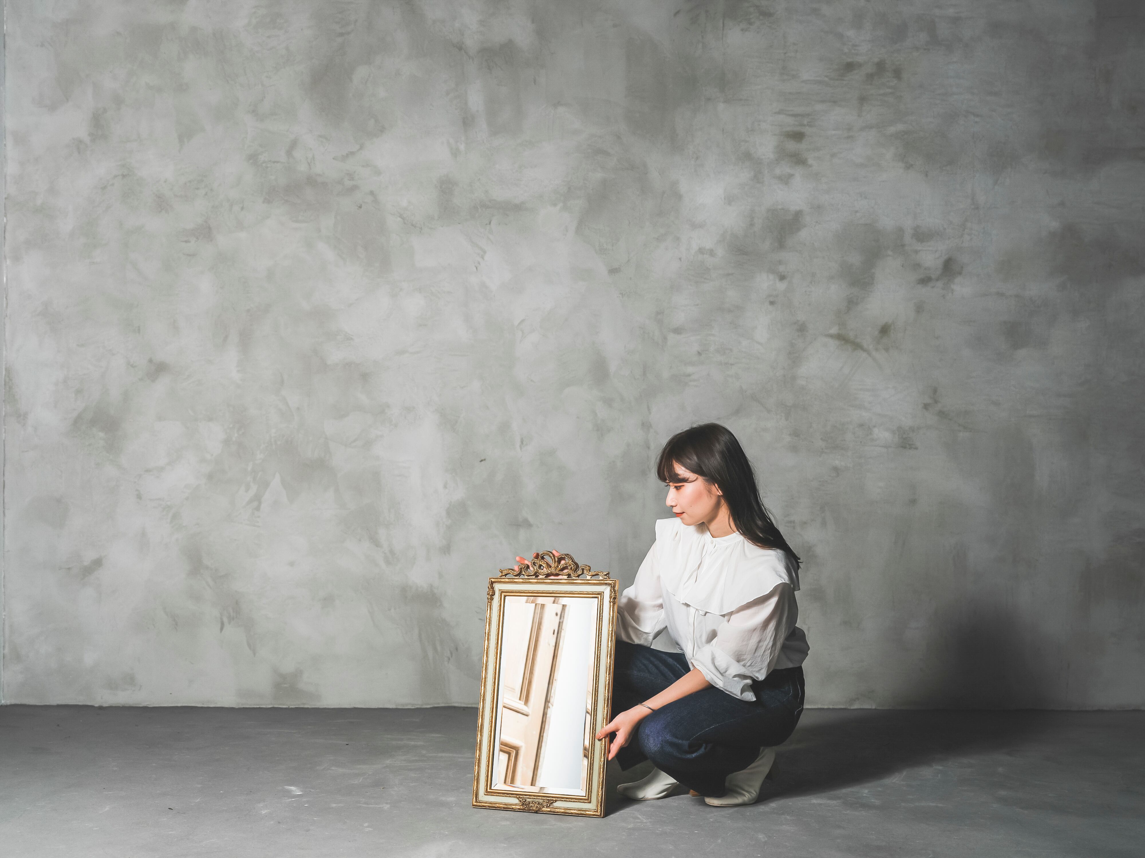 ミラー/アンティークミラー/デザインミラー/リボンデザイン/鏡/ミラーフレーム/店舗什器/撮影アイテム