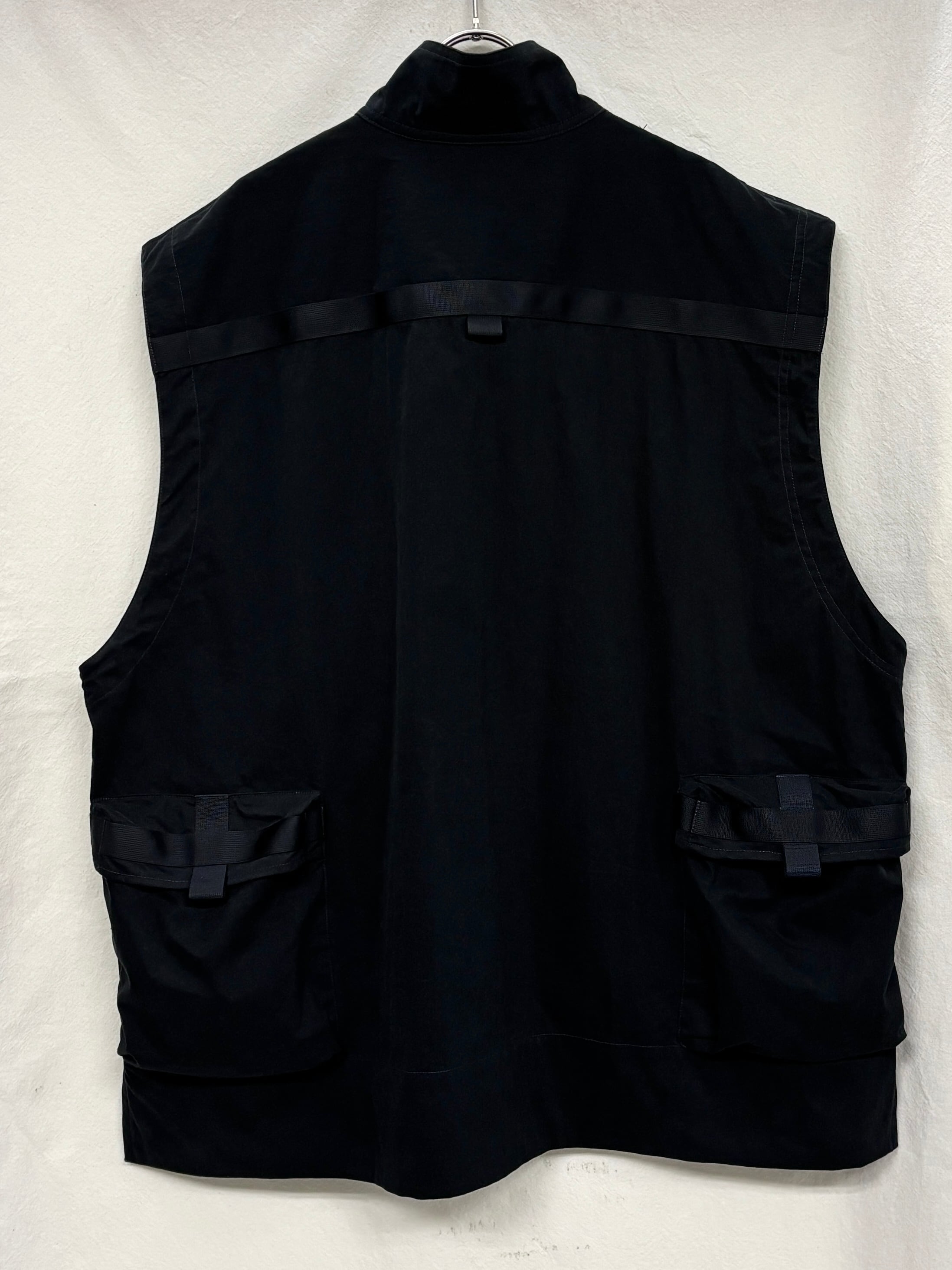 ESSAY / UTILITY VEST (BLACK) | THE MODERN AGE