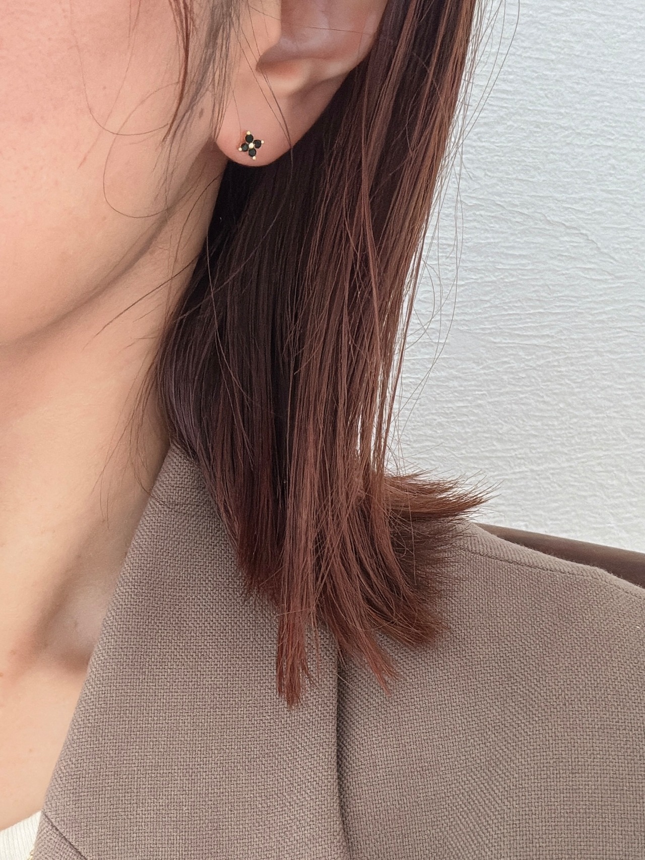 クロフラワーミニピアス