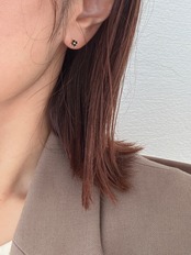 クロフラワーミニピアス