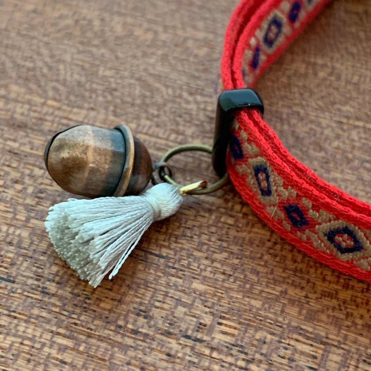 引き揃え糸のタッセルキーホルダー☆バッグチャーム☆革タグ付き