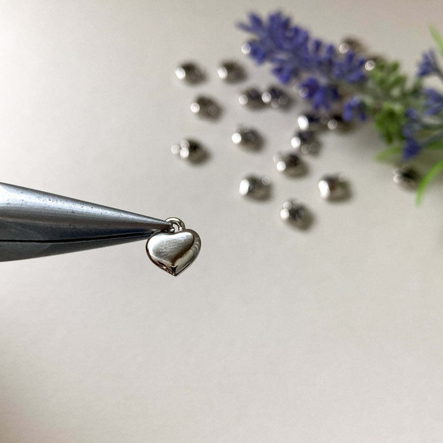 再入荷〉ミニハートアルファベットチャーム（シルバー） | Dua