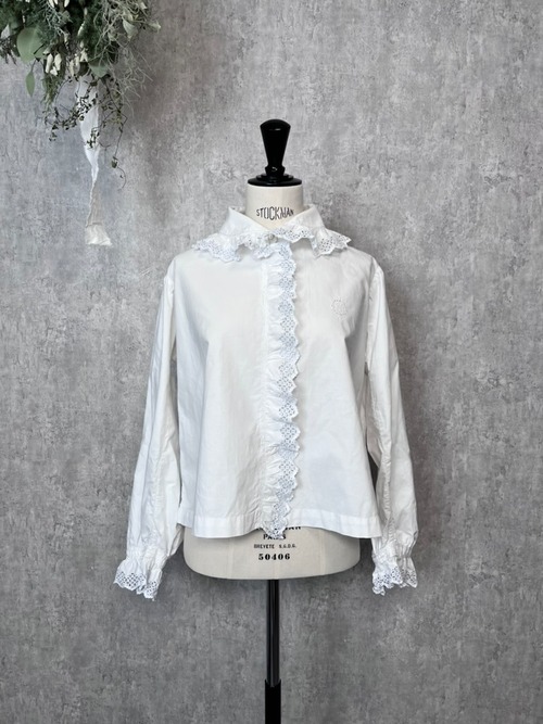 1900年代初頭 フランス フリルの刺繍がうっすら水色の珍しいアンティークブラウス