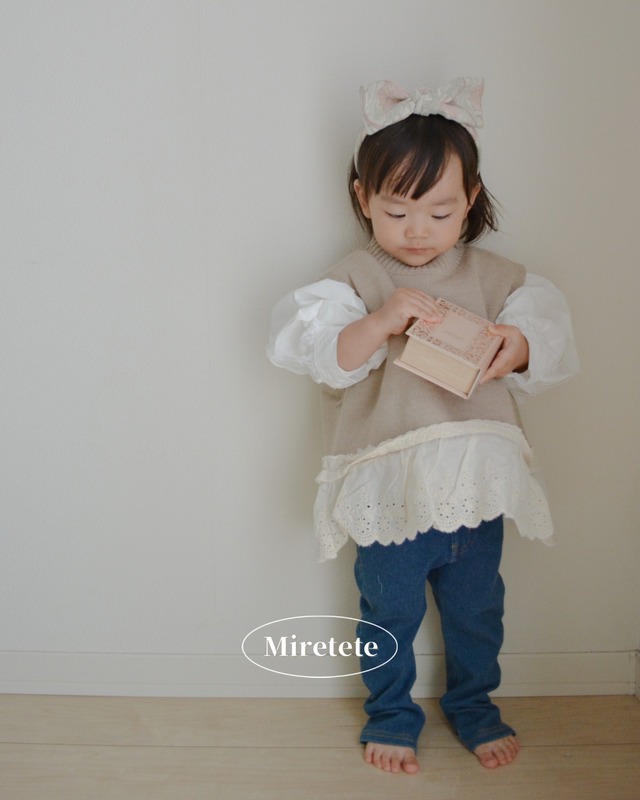 【取寄】レースがついたガーリーにおしゃれが楽しめるニットベスト