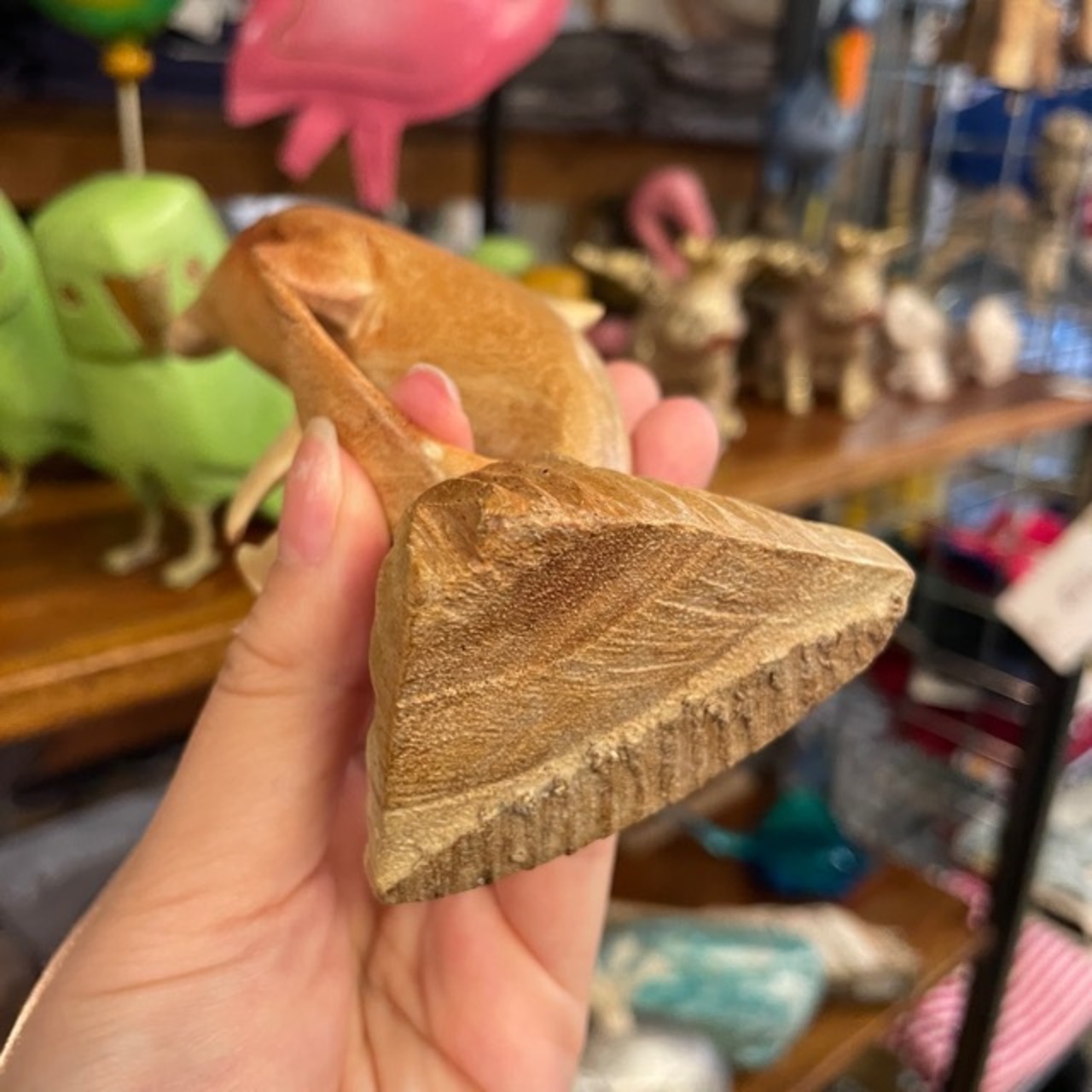 Indonesia old wood carving dolphin / インドネシア 古木木彫イルカ オブジェ 置物 ハンドメイド ナチュラル 天然木 かわいい 動物モチーフ プレゼント ギフト インテリア 雑貨
