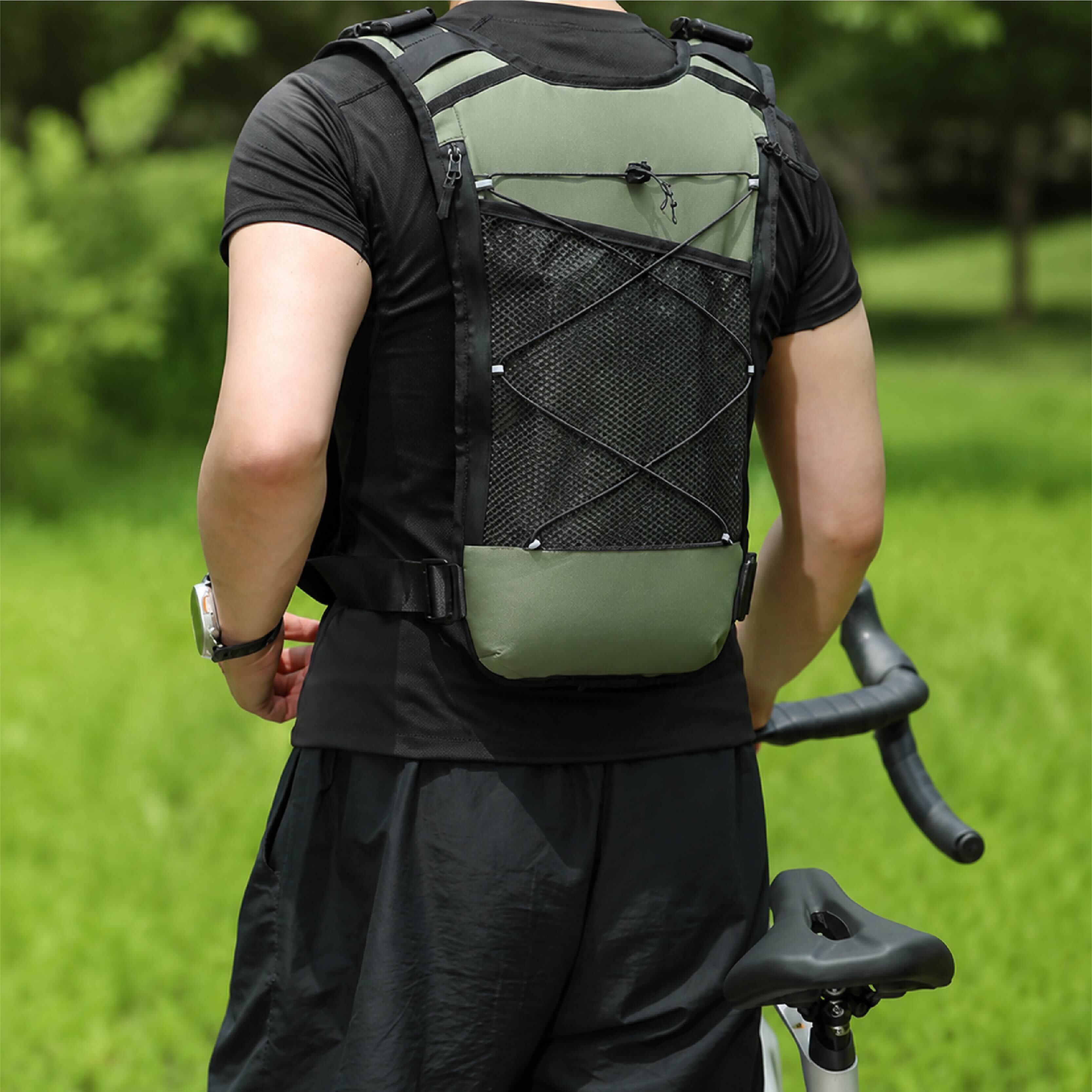 HY 812 . ハイドレーション対応 アウトドアベスト 給水バッグ対応