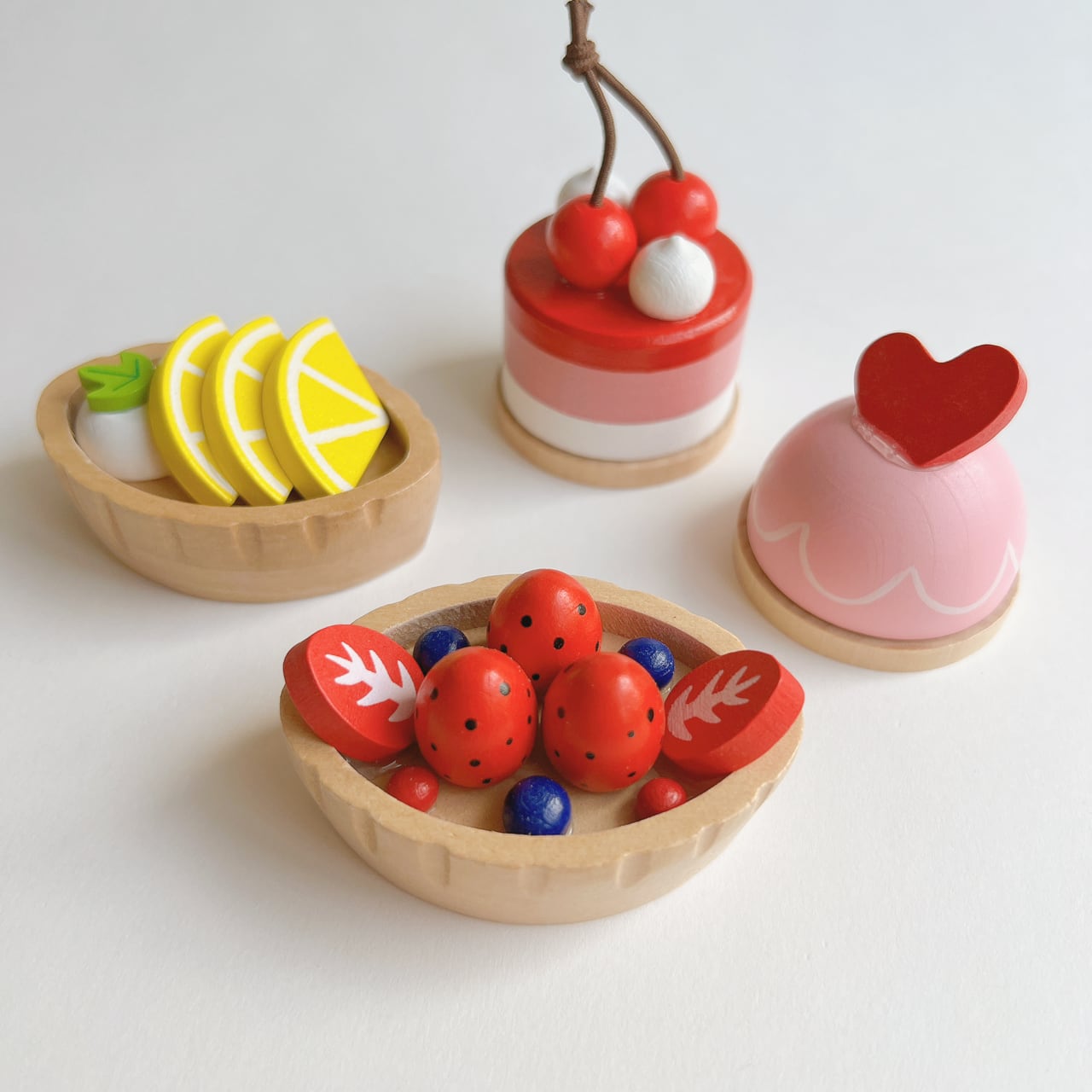 廃盤品⭐MILANミラン（木のおもちゃ）おままごとプチフールセット 新品