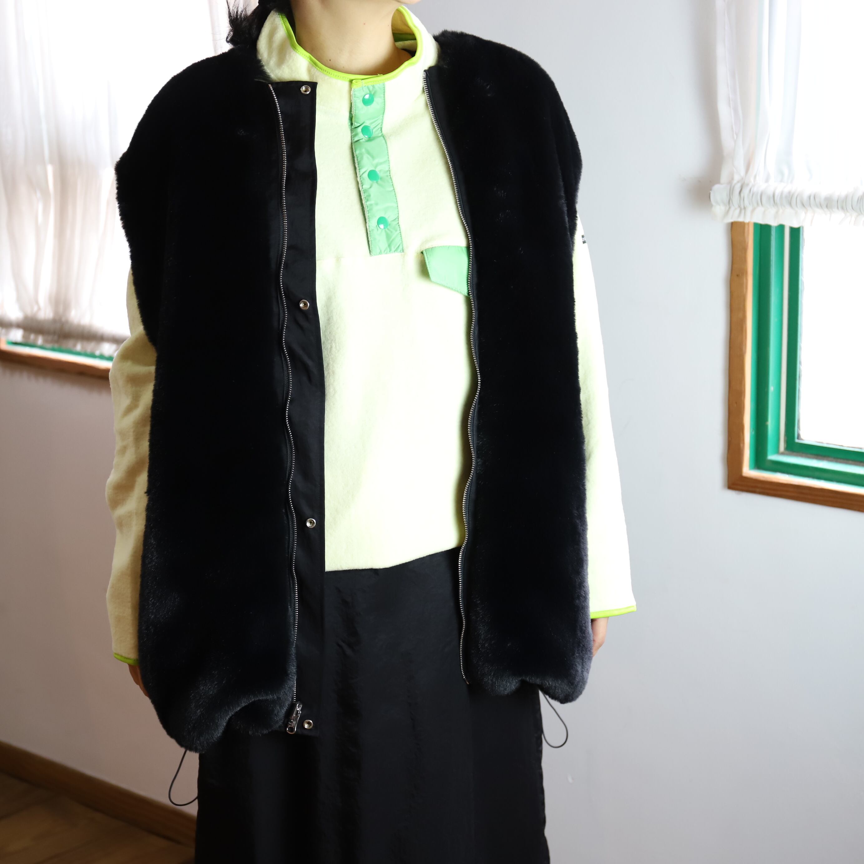 ALWEL / REVERSIBLE SLEEVELESS JACKET / BLACK | TIBETAN MARKET