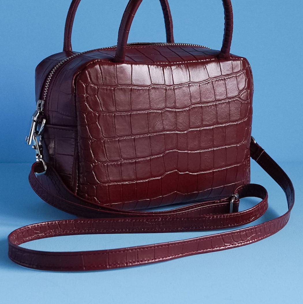 kotty クロコ型押しレザーポーチバック kotty クロコ型押しレザーポーチバック