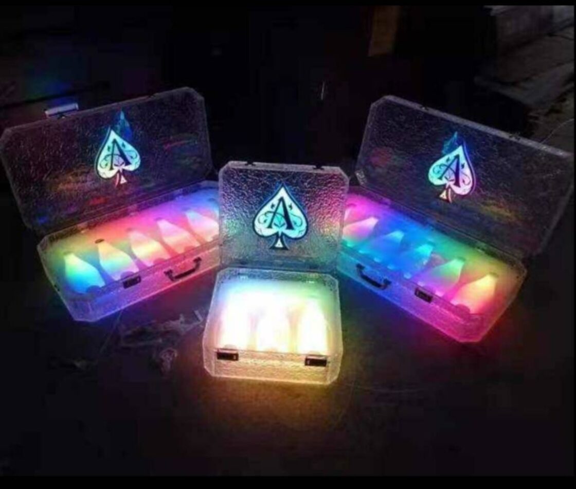 6本 アルマンド LED ディスプレイ アタッシュ ケース シャンパン 