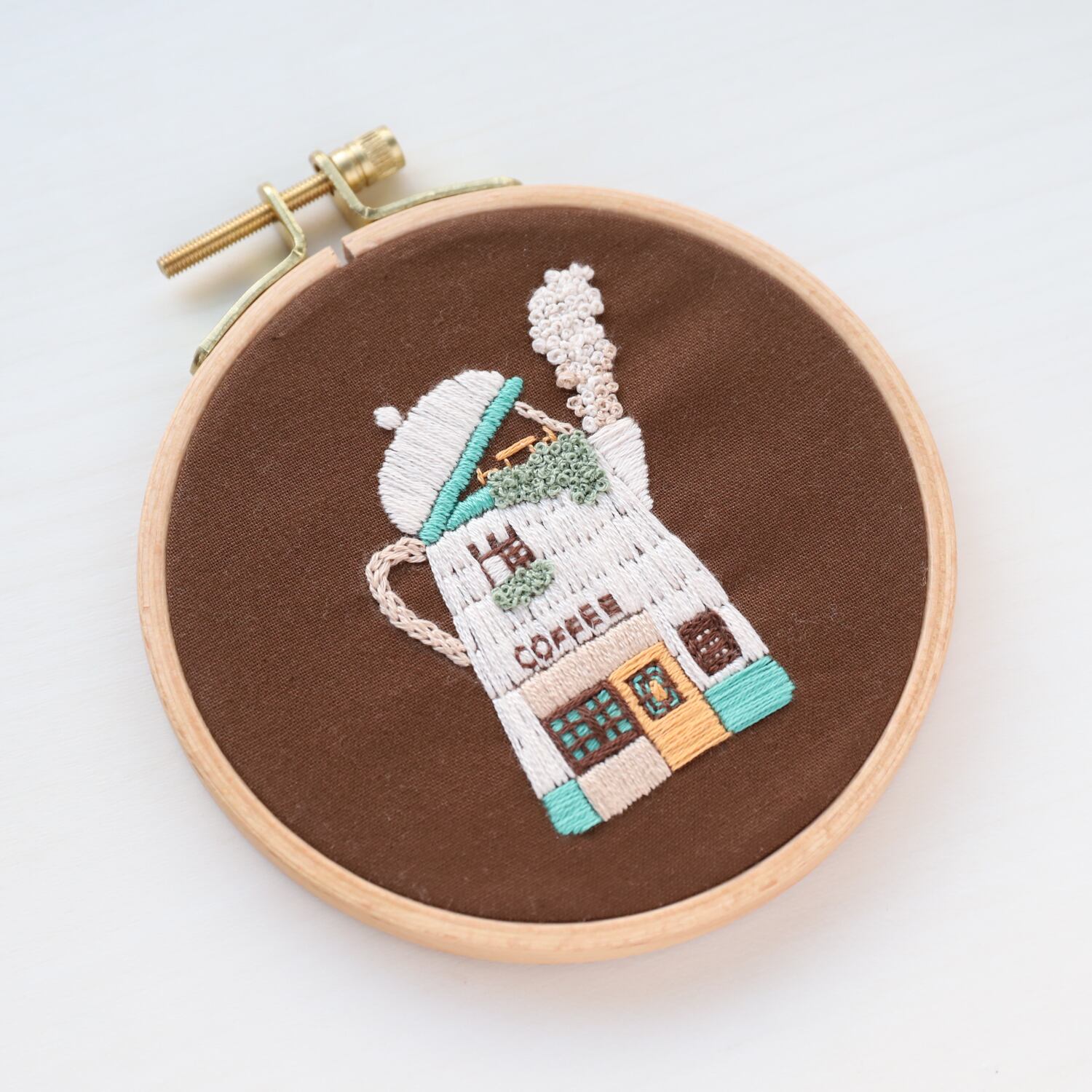 刺繍キット カフェの奥のコーヒーの街より「世界一のコーヒーカフェ」《空想街雑貨店》