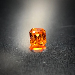 最も美しいオレンジ色 0.19ct UP 天然 マンダリンガーネット