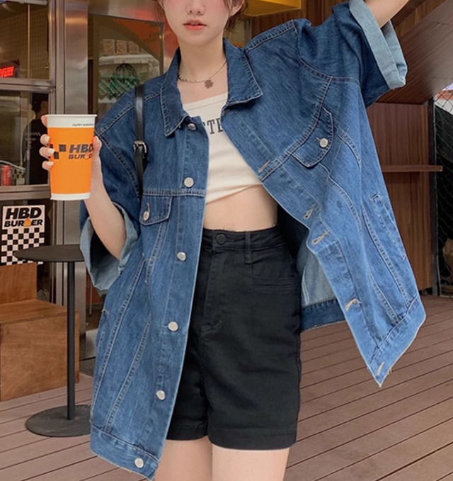 レディース トップス ジャケット 羽織 前開き デニムジャケット 半袖 襟付き オーバーサイズ ポケット デニム ブルーデニム かわいい シンプル カジュアル おしゃれ かっこいい メンズライク マニッシュ ボーイッシュ 存在感 ベーシック アクティブ 無地 春 秋 ロングシーズン 学生 デート お出かけ イベント 公園 女子会 休日 ショッピング コンサート ライブ お花見 カフェ 重ね着 プチプラ 普段使い 着回し 定番 S M L XL 2XL 小さいサイズ 大きいサイズ ゆったり ゆる ブルー