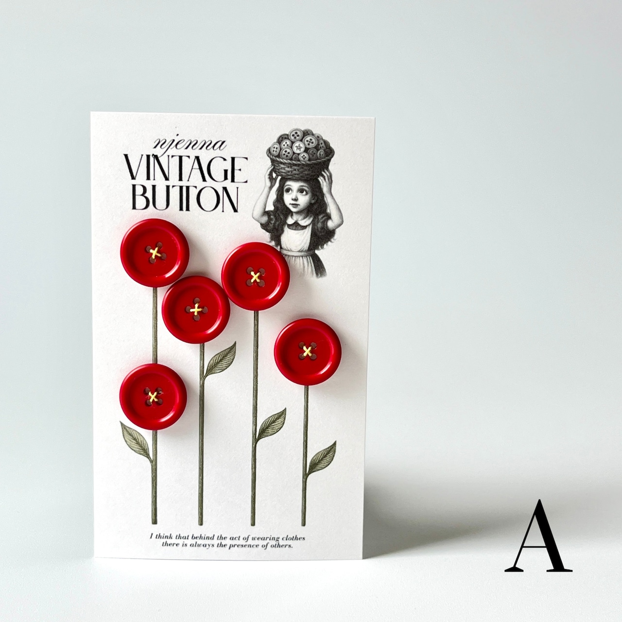 【カードボタン Pick Flowers】アンティーク4つ穴ボタン×5個・画像2