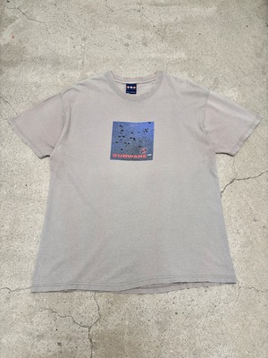 90s SUBWARE/Graphic print Tee/XL/グラフィックプリントTシャツ/ロゴプリント/BSFタグ/グレ－/サブウェア