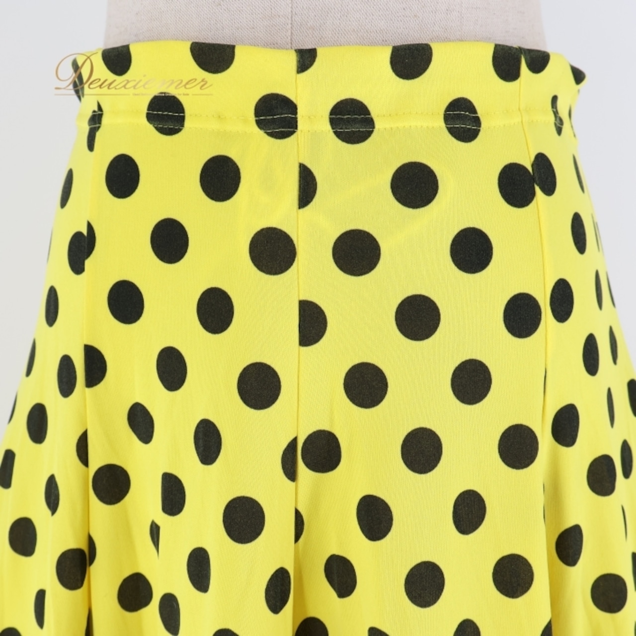 フラメンコ 衣装 ファルダ スカート 黄色 黒 水玉 ドット フリル ボランテ 伸縮 レッスン 練習 ダンス パーティ 発表会 ポップ 可愛い イエロー系 ブラック系 フラメンコスカート おしゃれ スカートデザイン フリルスカート 可愛いスカート レディースダンス衣装 黄色スカート 黒ドット 水玉模様 パーティ衣装 女性用ダンススカート