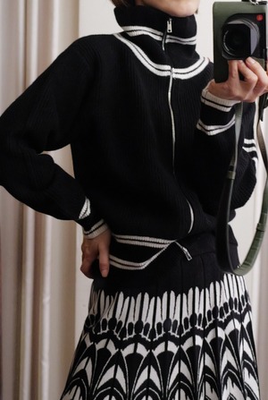 zip up knit black