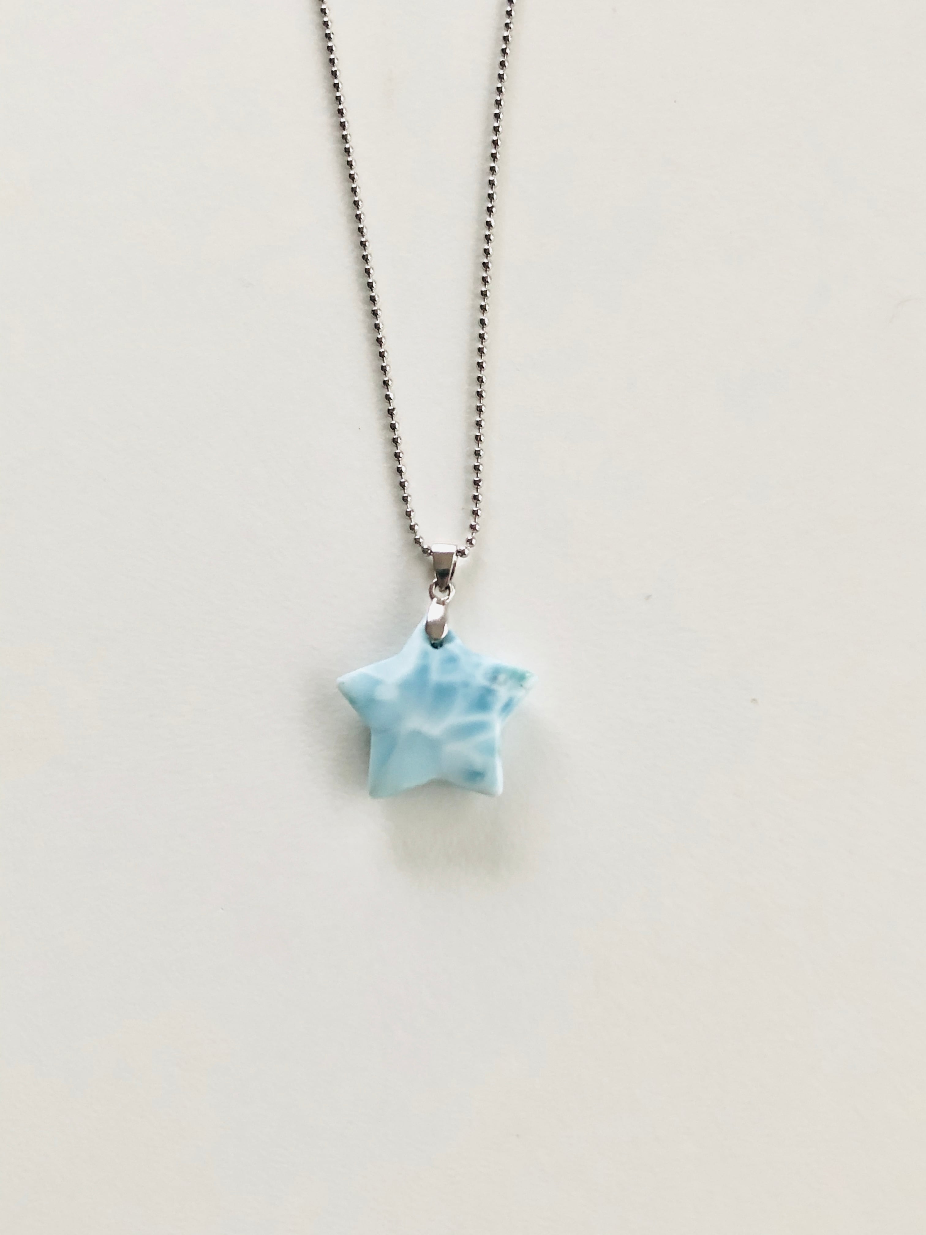 星形！ラリマーのネックレス | 虹色の星