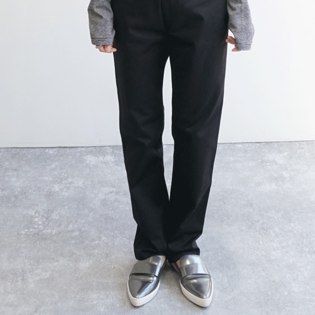 ストレッチストレートパンツ
