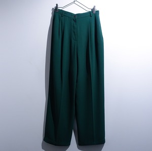 Green Two-Tuck Wide Collar Slacks