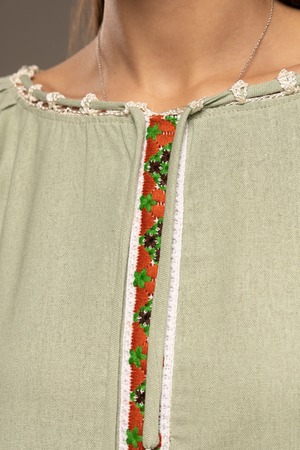 ウクライナ刺繍ヴィシヴァンカ　手刺繍　レディース・フリーサイズ
