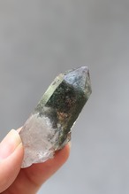 ヒマラヤクォーツwithグリーンクローライト 「自然の記憶」 Himalaya Quartz with Green  Chlorite ◇ 天然石・鉱物・パワーストーン・原石 | st00359