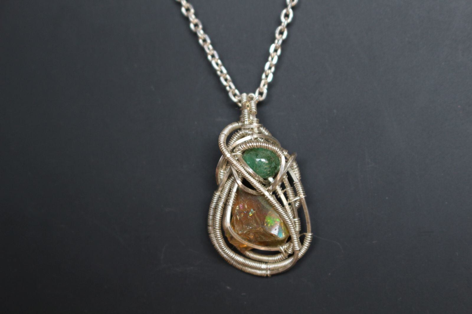 Fire opal & Emerald silver925 wirewrapping pendant