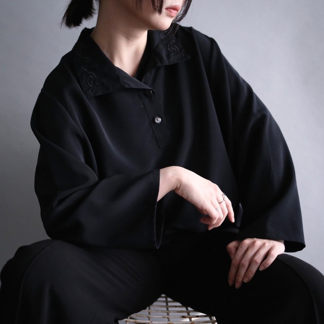 "刺繍" collar beautiful embroidery design loose pullover（dead stock）