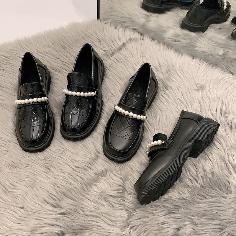 レディーススプリングパールレッドシングルカジュアルレザー 靴 シューズ 春物 真珠 部族の婦人靴2674784423