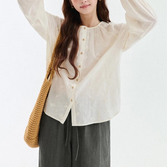 cutwork embroidery puff-sleeve blouse