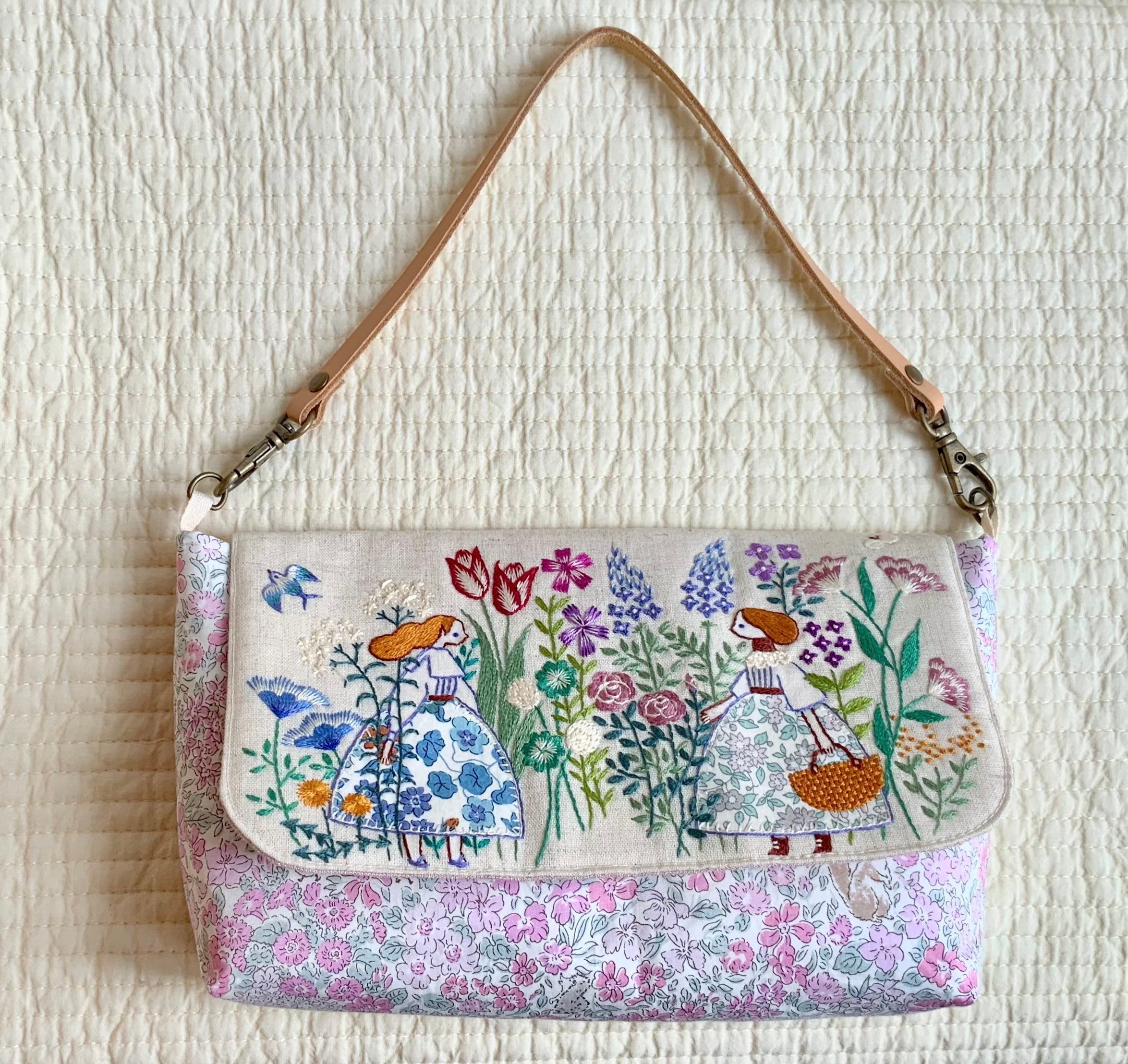 フワフワ中綿のフラップポーチ