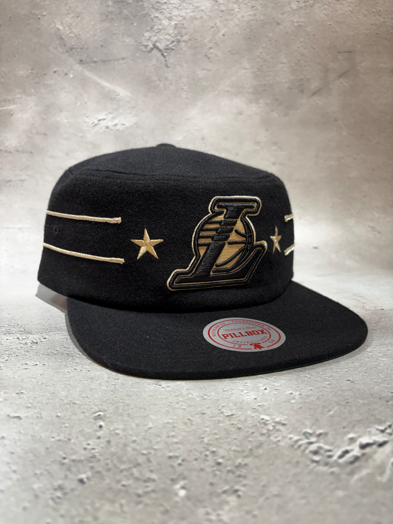 Mitchell＆Ness/ミッチェルアンドネス NBA ロサンゼルス・レイカーズ Retro Roots  ピルボックス キャップ ブラック