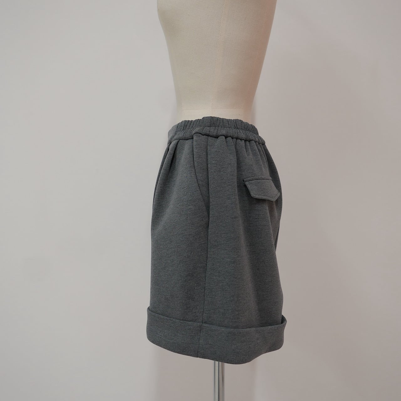 VUITTONダークグレー ショートパンツ⚠️訳あり 1251-300128_dl_195_03.jpg