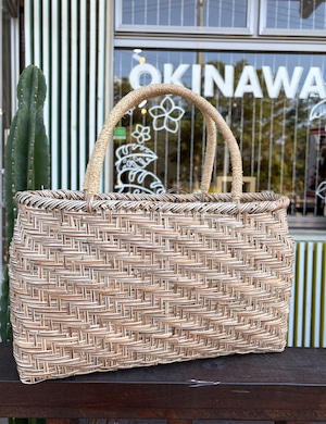 トウツルモドキのバック