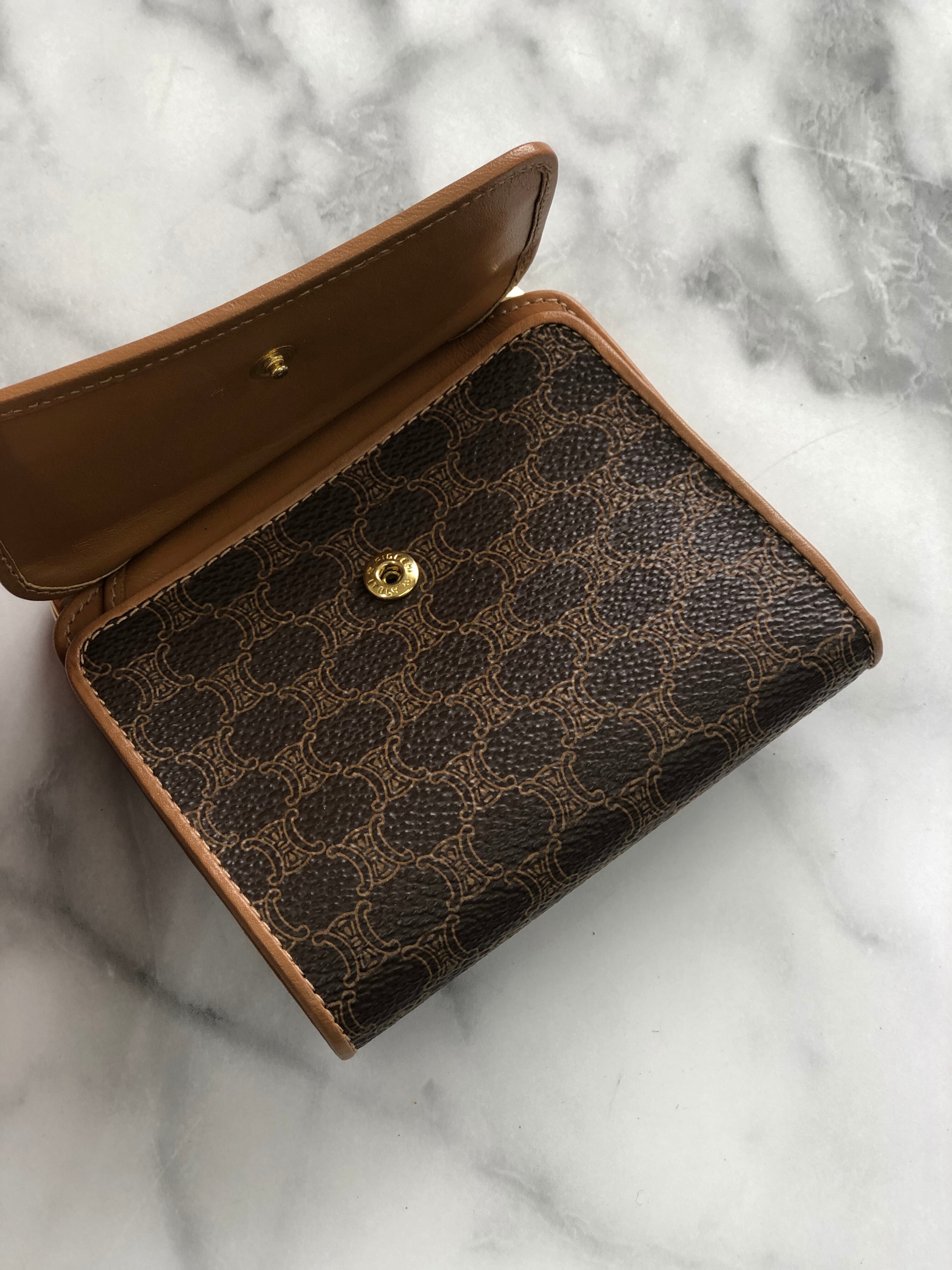 CELINE セリーヌ マカダム トリオンフ ブラウン がま口 長財布 CELINE セリーヌ マカダム トリオンフ PVC レザー コンパクト