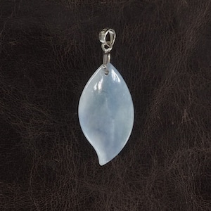 糸魚川翡翠 ラベンダー翡翠 リーフペンダントトップ 1.6g  lavender Jadeite leaf pendant top