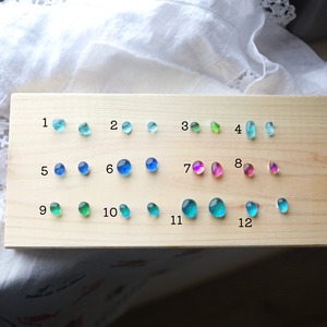 Droplets & Mermaid Tears │ 耳たぶに収まる小さなシーグラスのイヤリング／ピアス