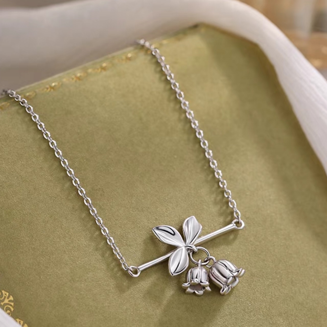 ネックレス シルバー チューリップ ペンダント