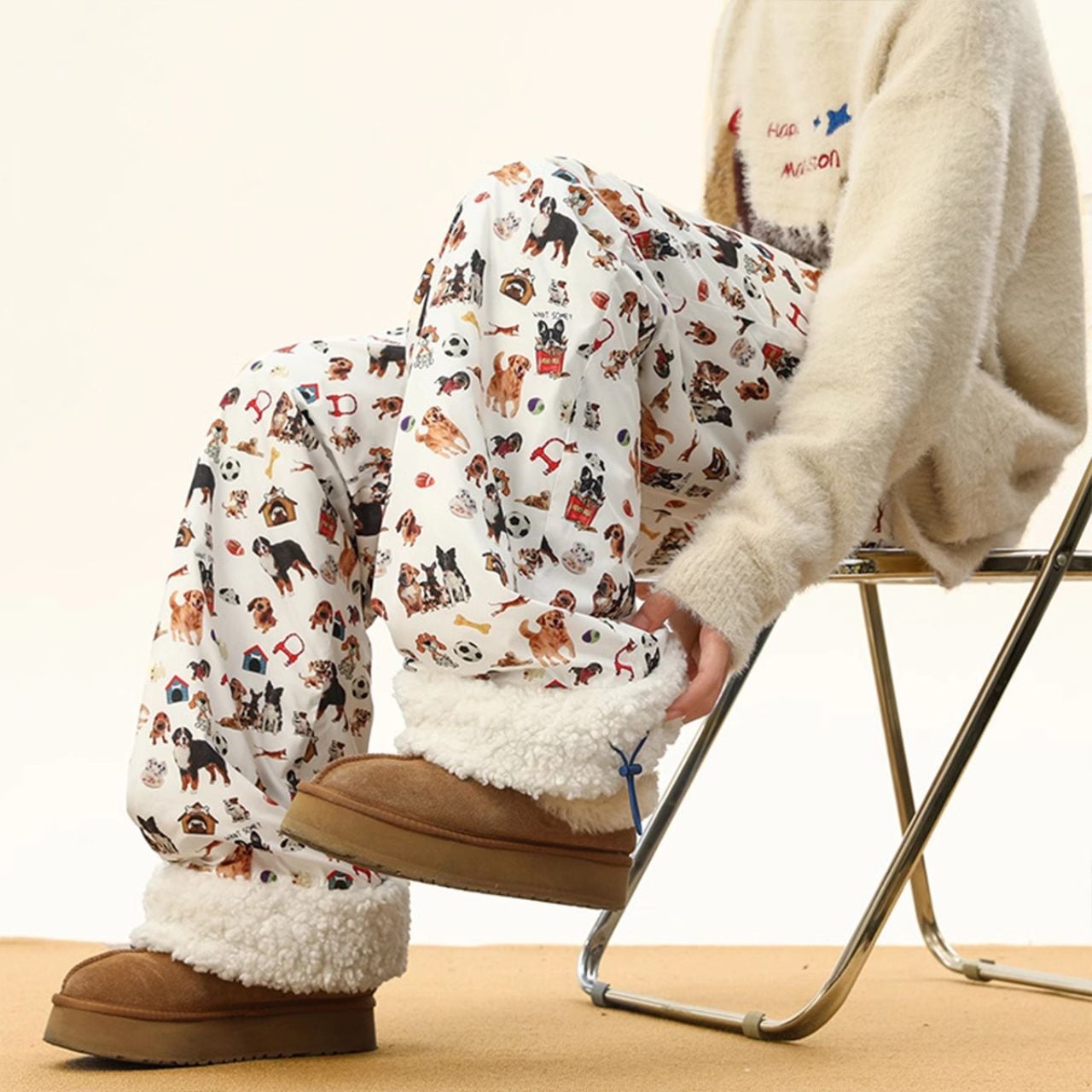 ドッグパターンボアリラックスパンツ R01159