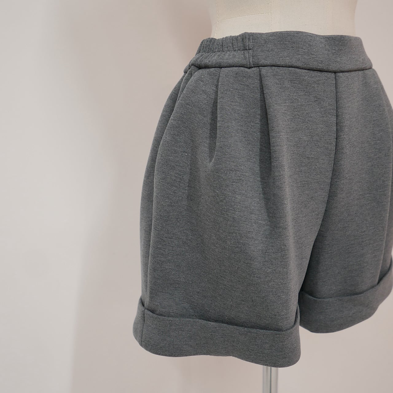 ボンディングショートパンツ(グレー) | LINKABLE