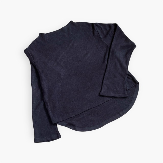 ロングスリーブがかわいい！キレイに魅せるトップス ボトルネックカットソー｜ネイビー｜画像9