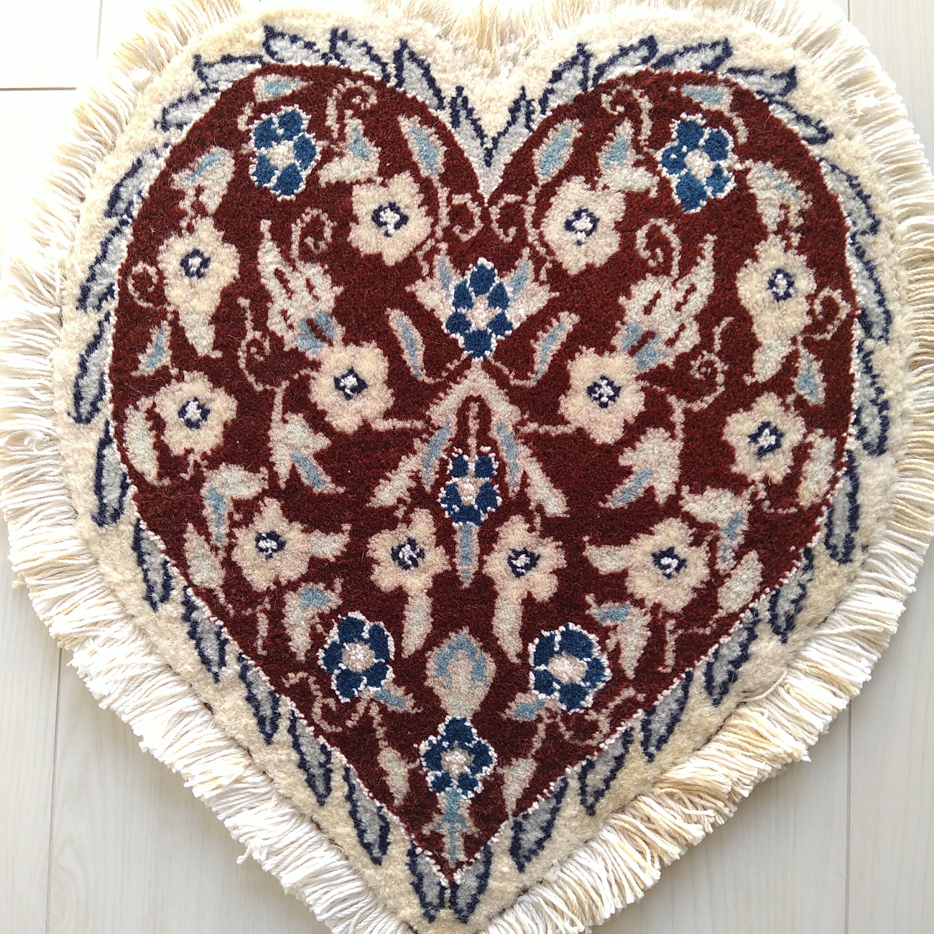Heart Mini Persian Rug Approx 34x33cm Brown Base ペルシャ絨毯