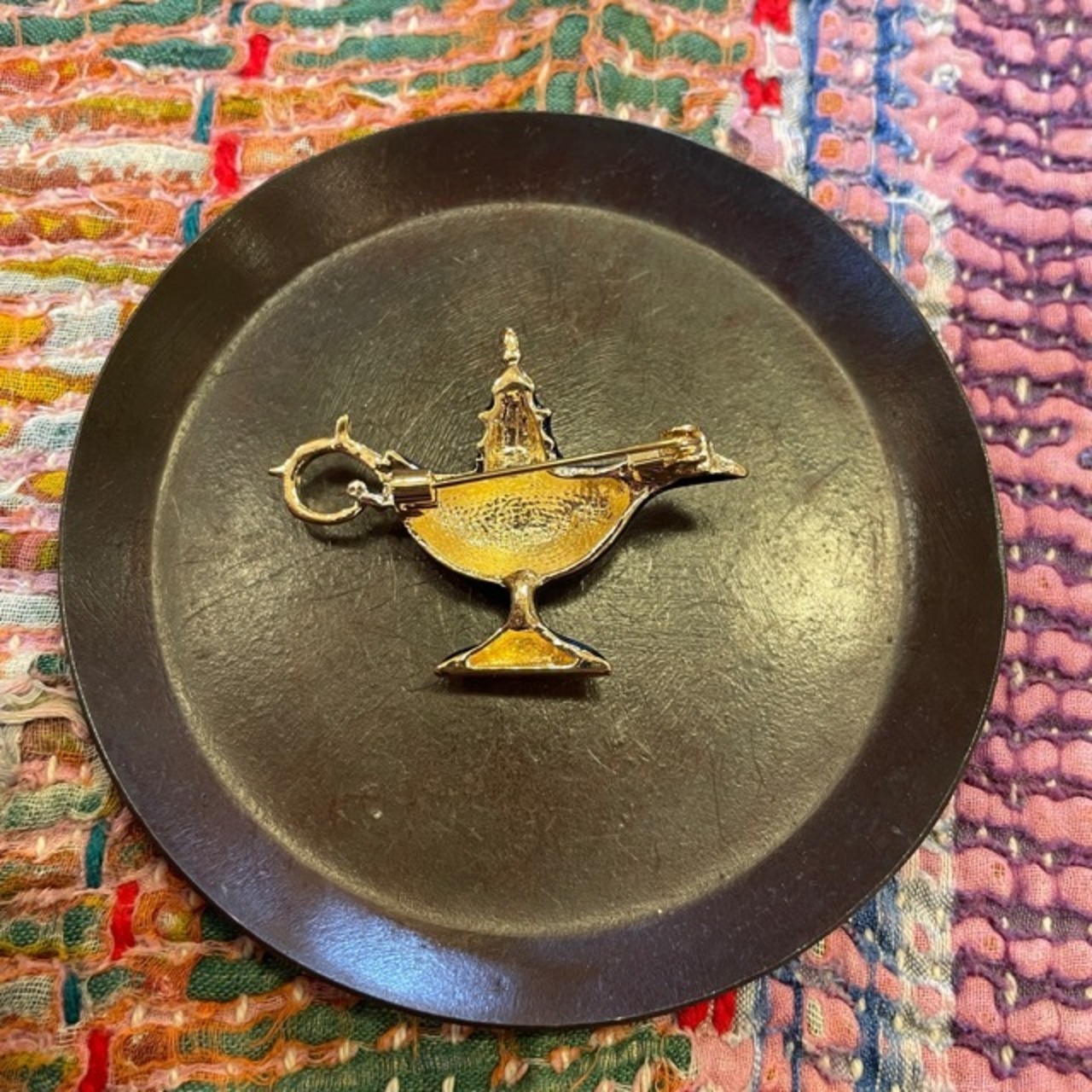 TOPANGA Jewelry Bijou art brooch Magic Lamp Blue / ビジューアートブローチ 魔法のランプ ブルー プレゼント プチギフト ジャケット 帽子 バッグ ニット キラキラ アクセサリー かわいい ファッション小物