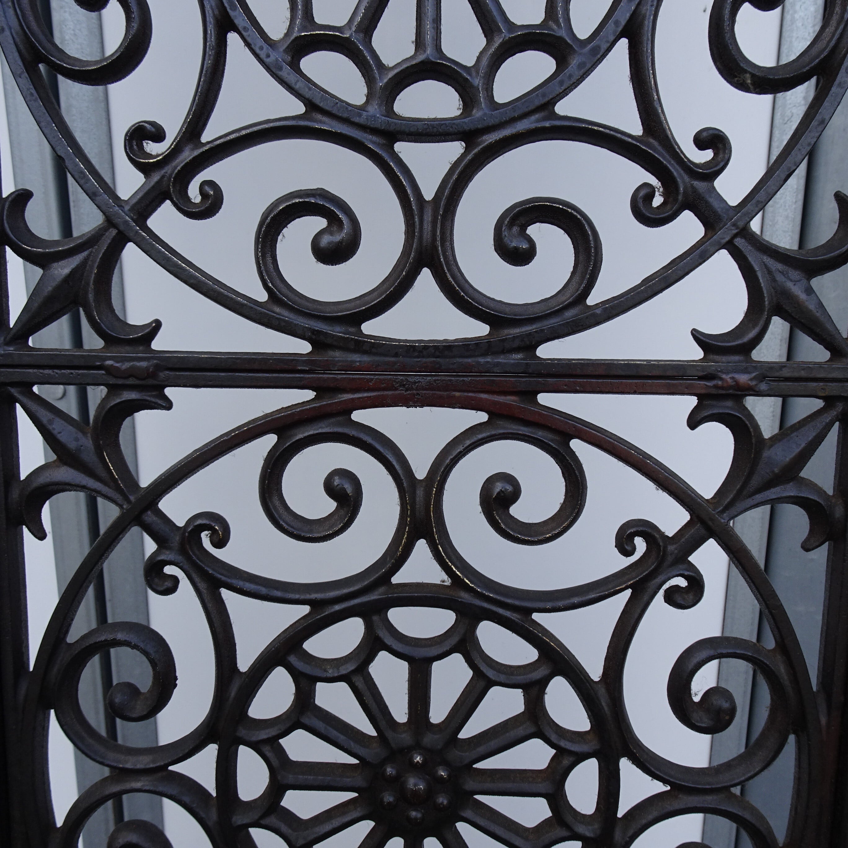 アイアンパーテーション2 | 純喫茶家具の村田商會