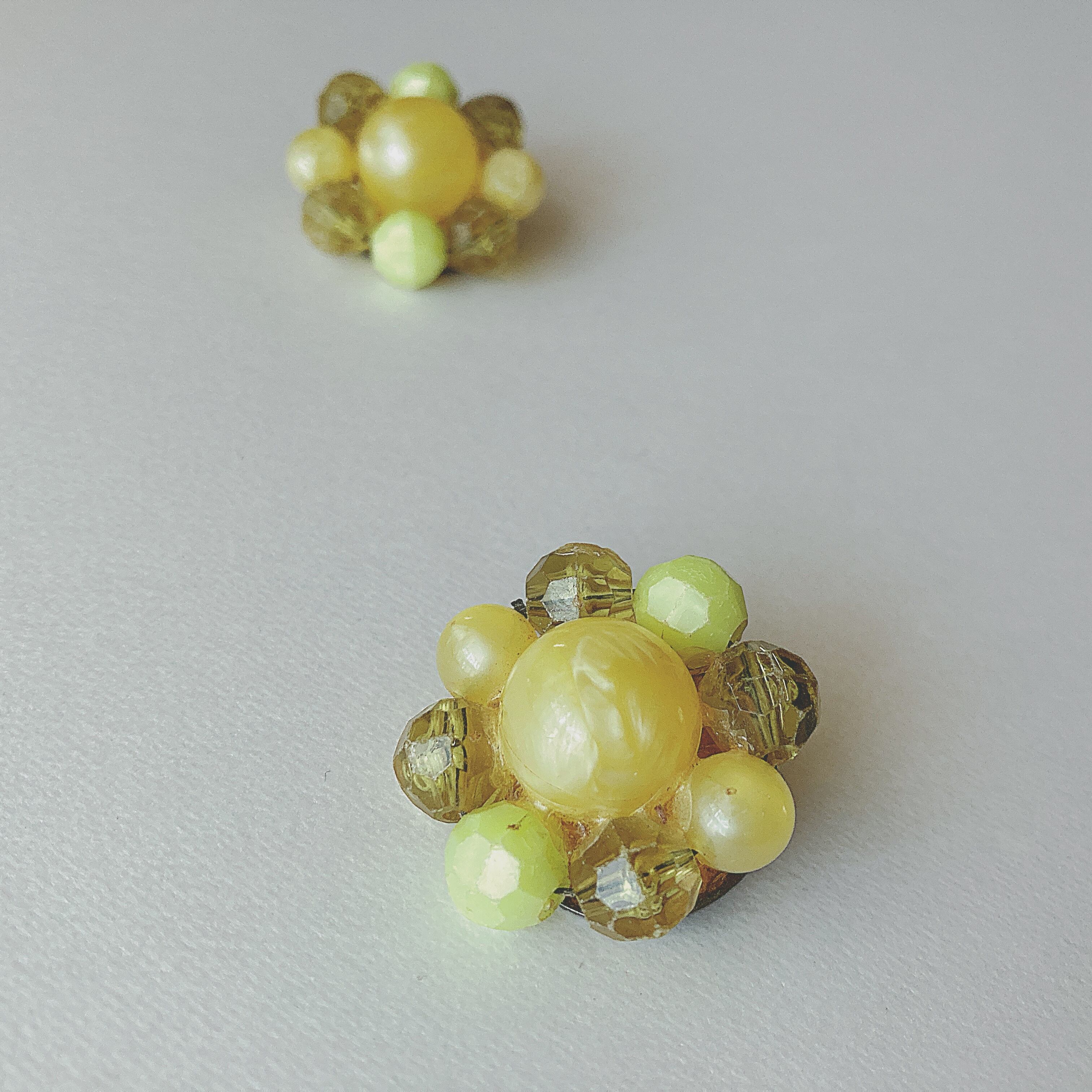 Vintage 50s 60s yellow green beads flower cluster earrings ヴィンテージ 50年代  60年代 イエロー グリーン ビーズ フラワー 花 クラスター イヤリング b1677 OBAKEPEACH