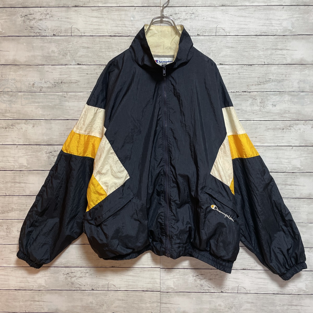 champion】チャンピオン ワンポイント刺繍ロゴ ナイロンジャケット 